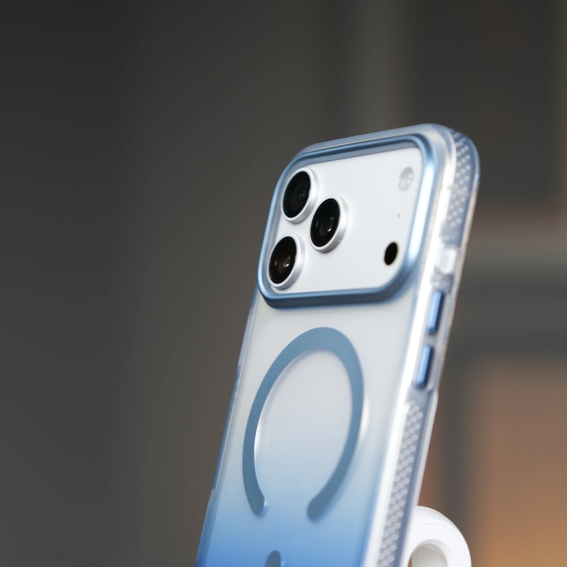 iPhone 17 Pro için MagSafe'li Toros Kapak