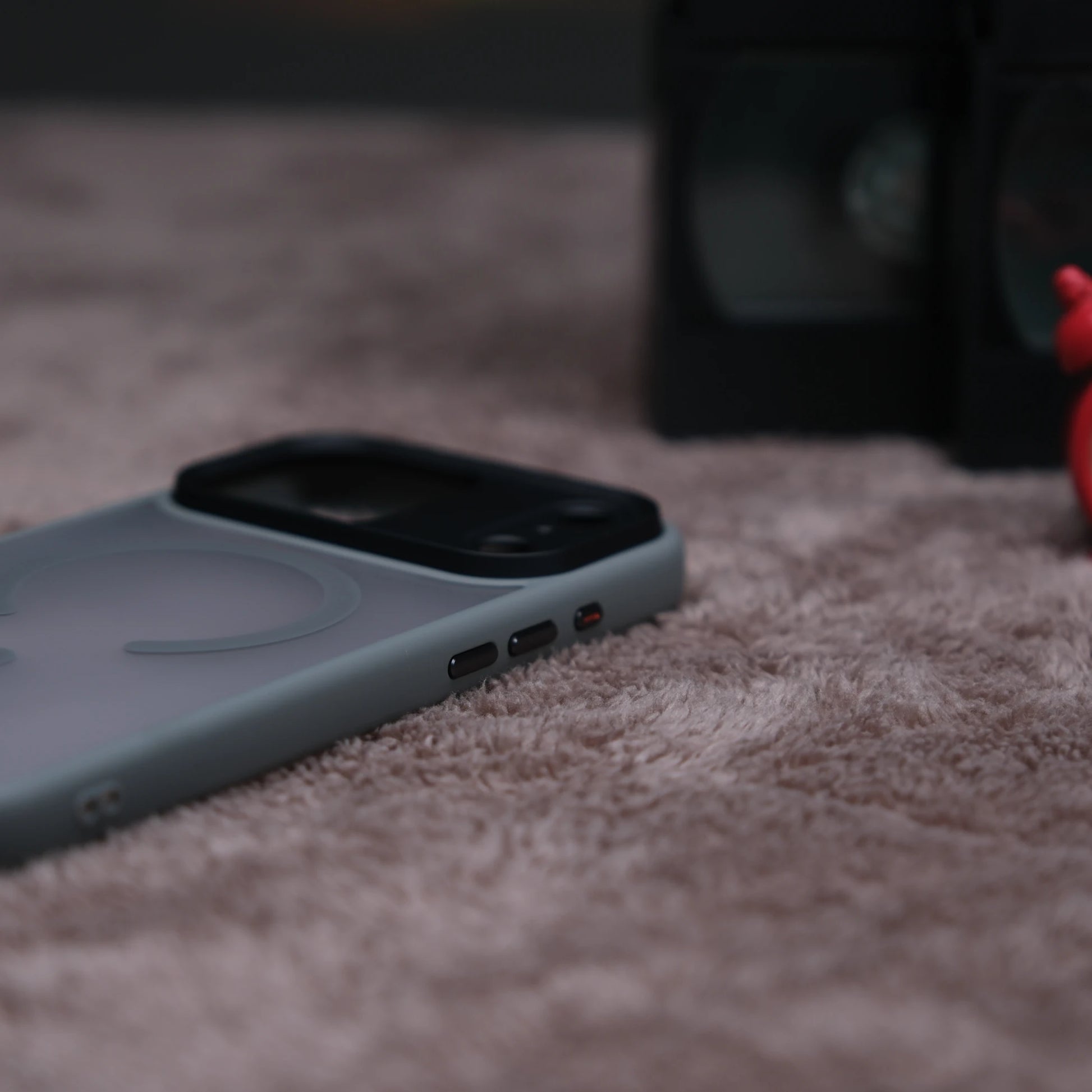 iPhone 12 için Flet MagSafe'li Kılıf