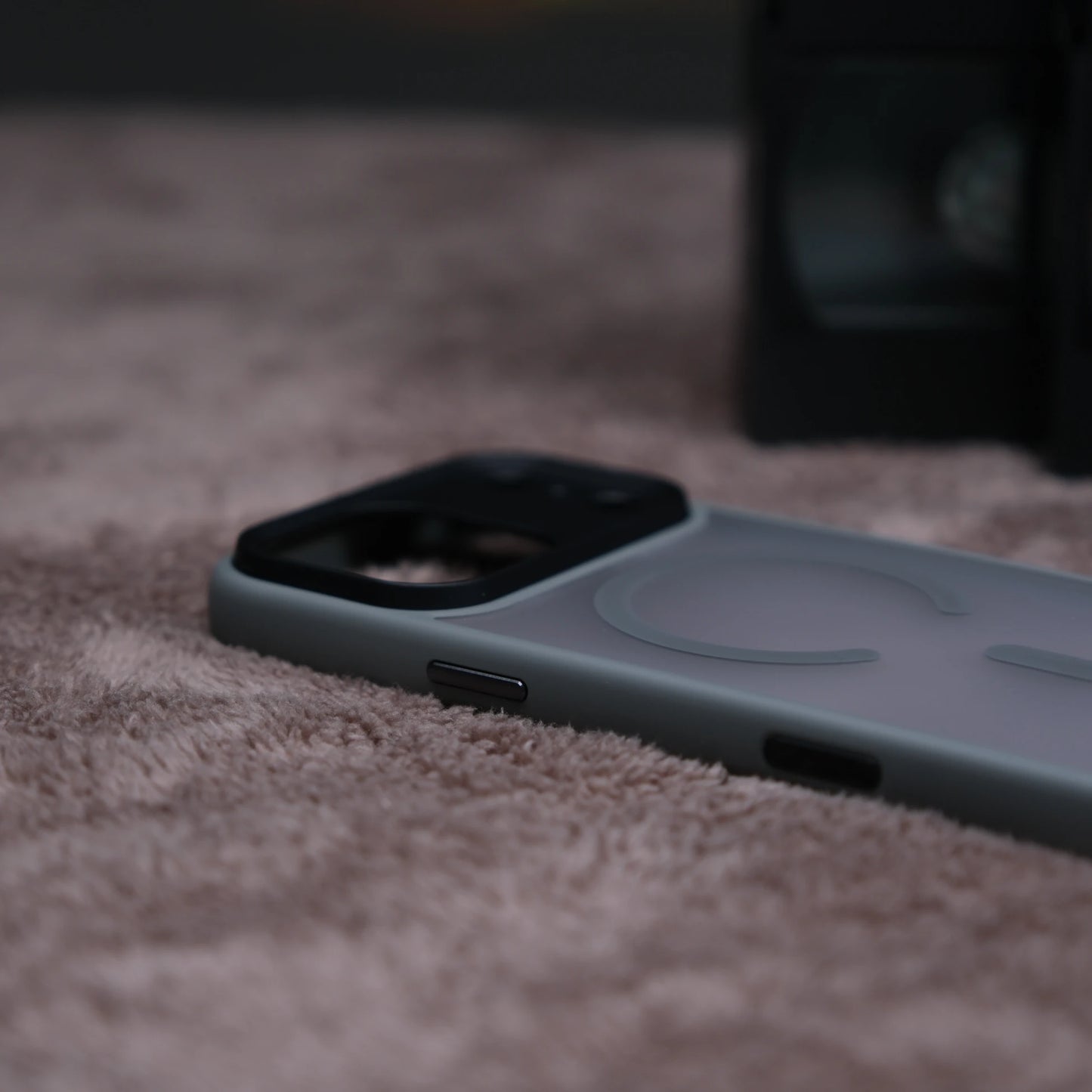 iPhone 11 Pro için Flet MagSafe'li Kılıf