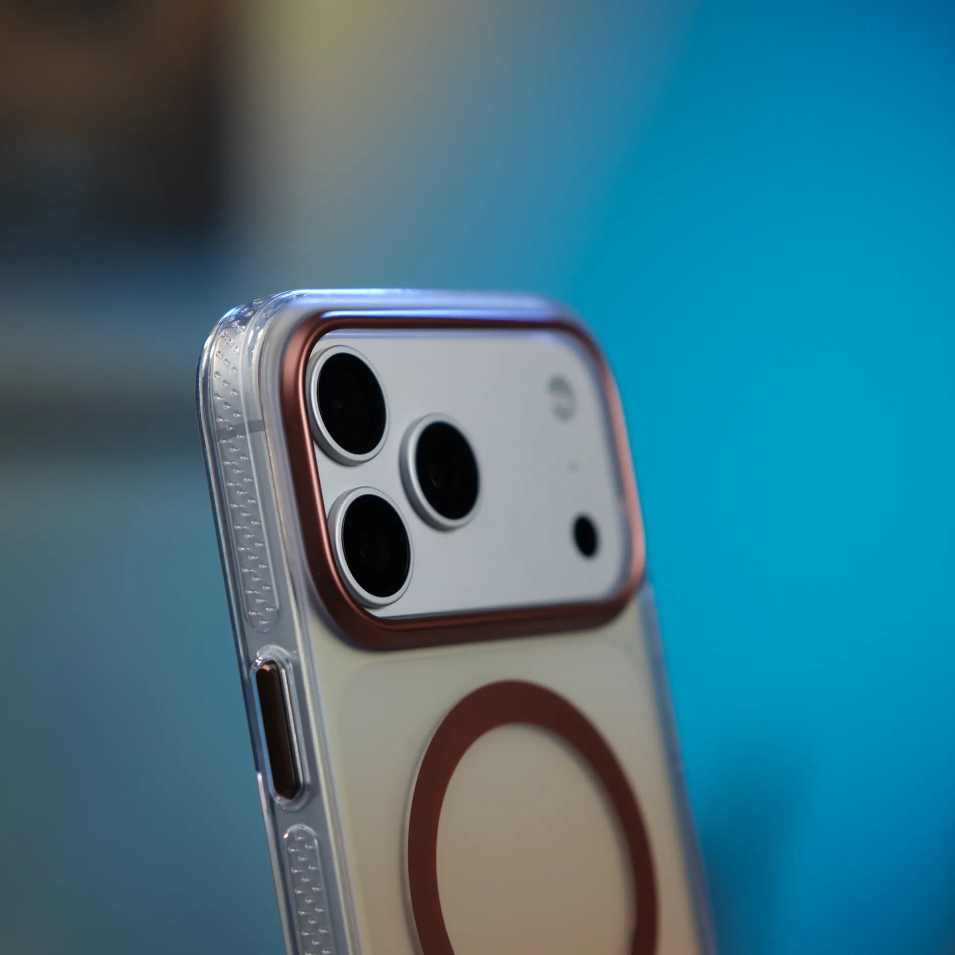 iPhone 17 Pro Max için MagSafe'li Toros Kapak