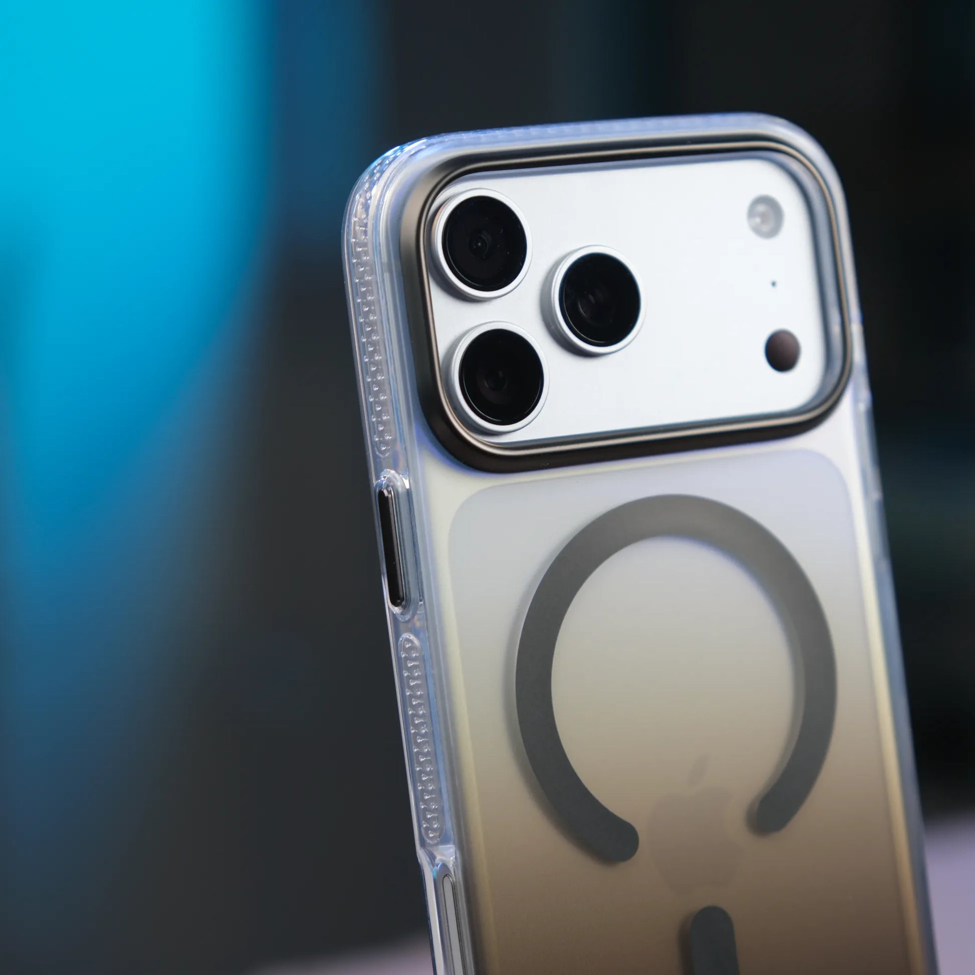 iPhone 17 Pro için MagSafe'li Toros Kapak