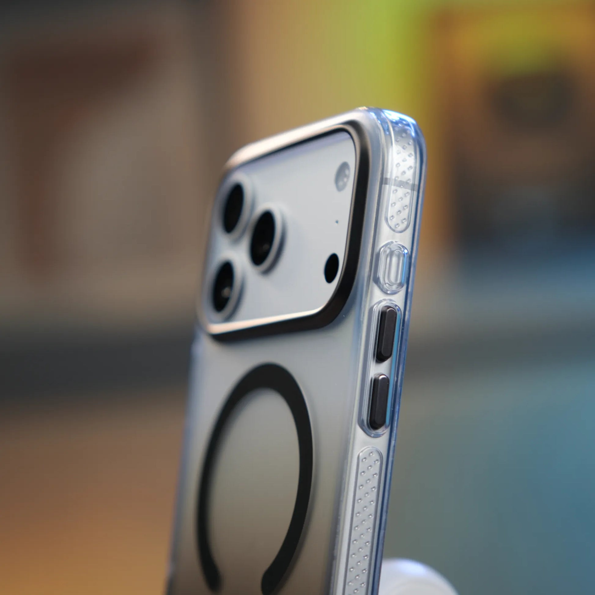 iPhone 17 Pro Max için MagSafe'li Toros Kapak