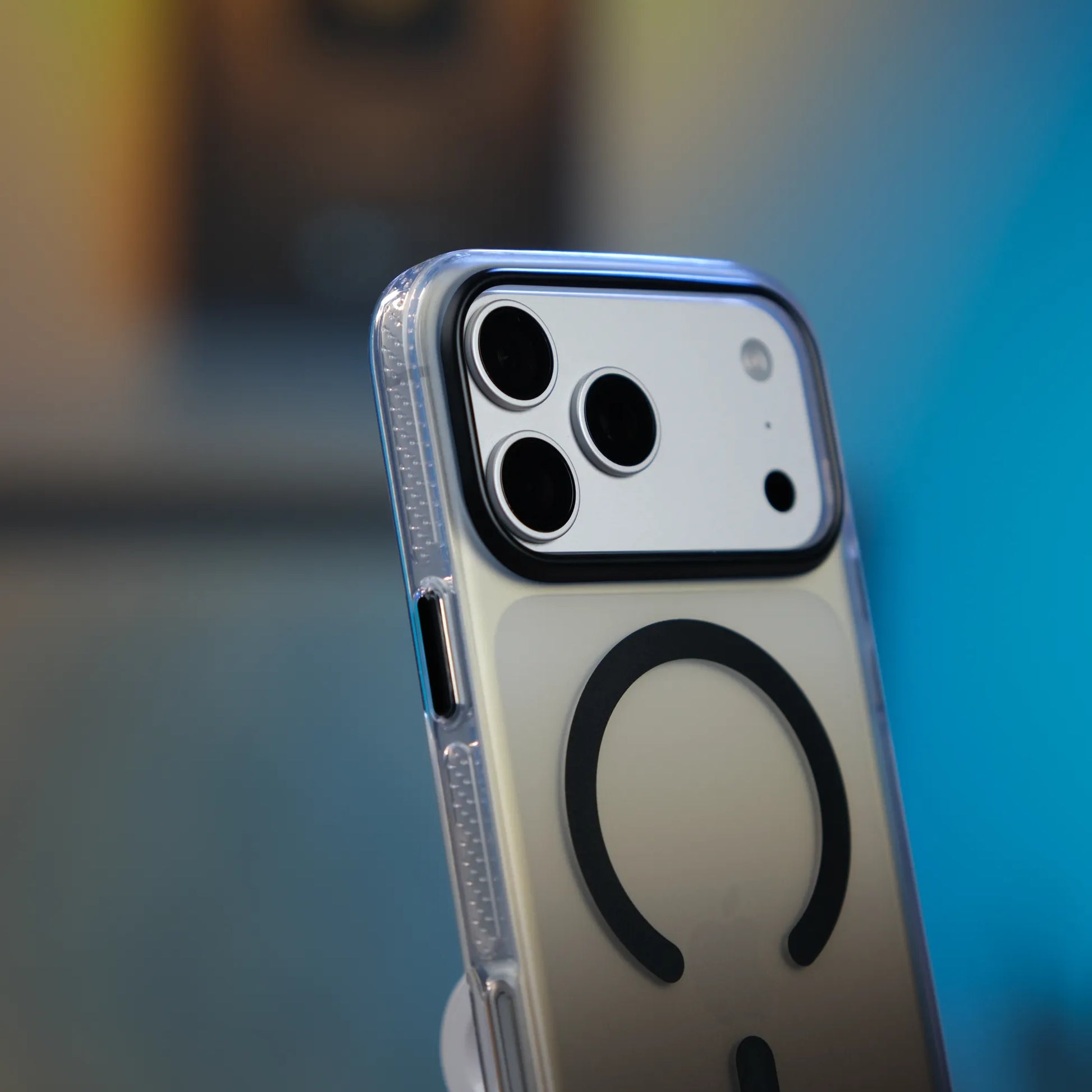 iPhone 17 Pro Max için MagSafe'li Toros Kapak