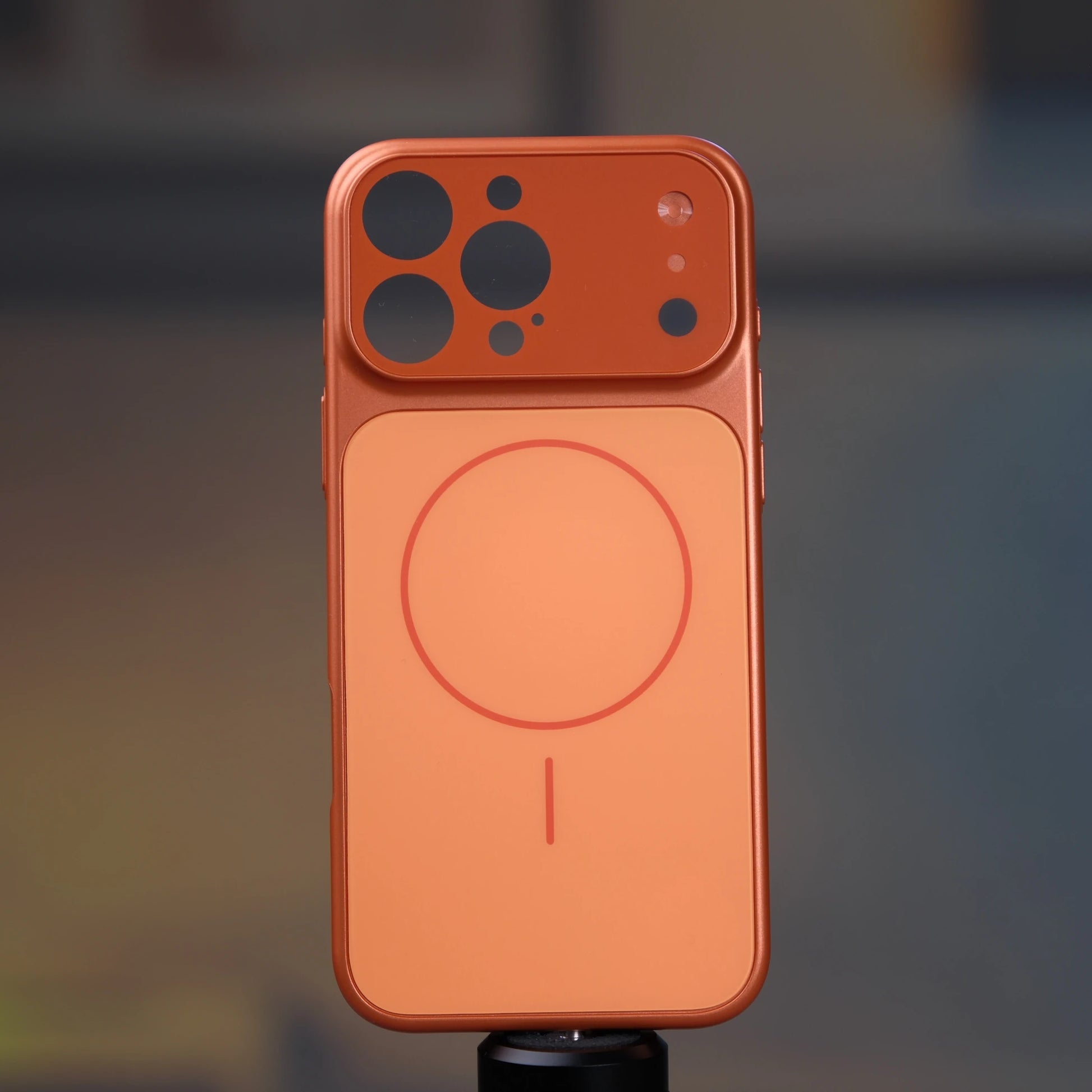 iPhone 17 Pro'nun Rengini Değiştiren Formen Kapak