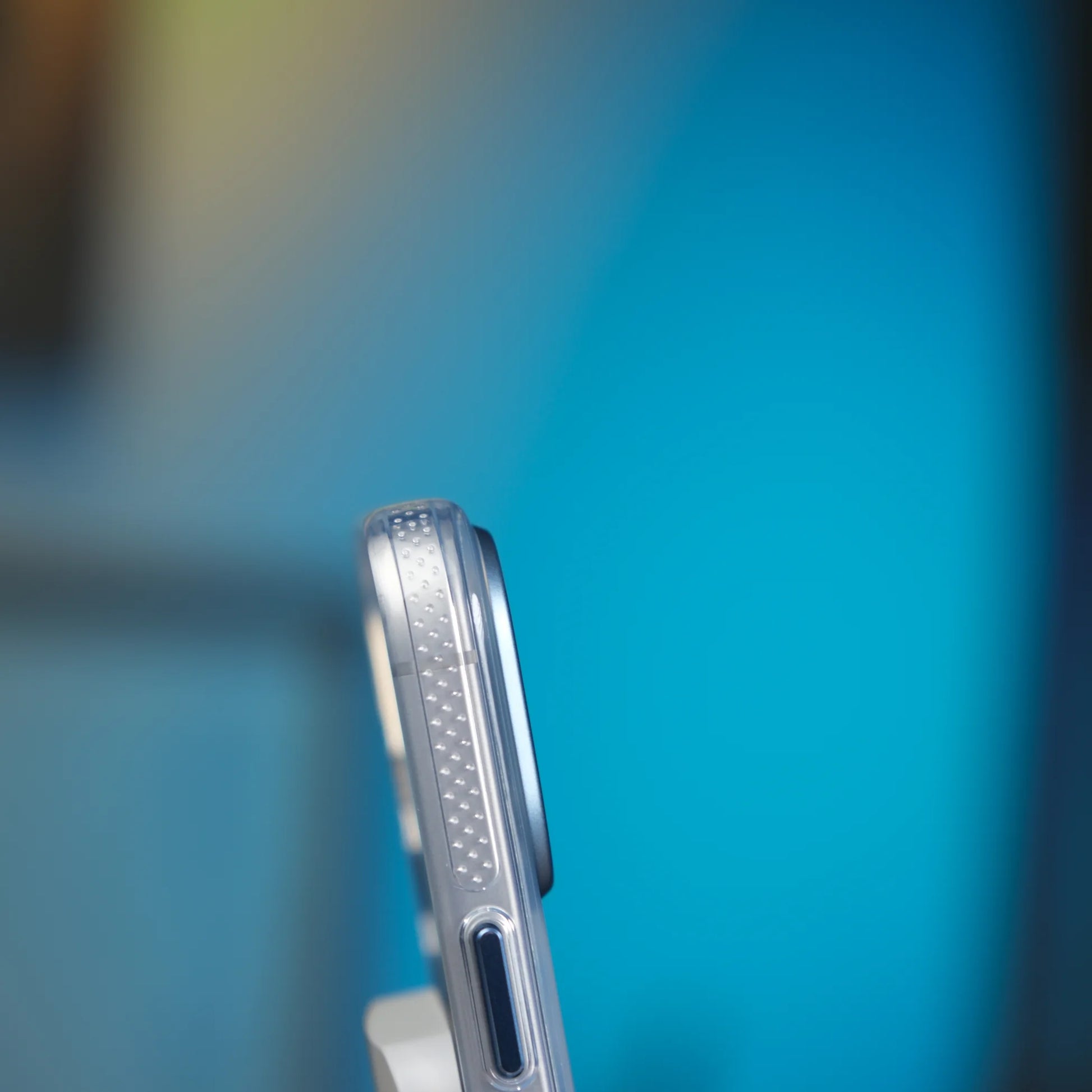 iPhone 17 Pro için MagSafe'li Toros Kapak