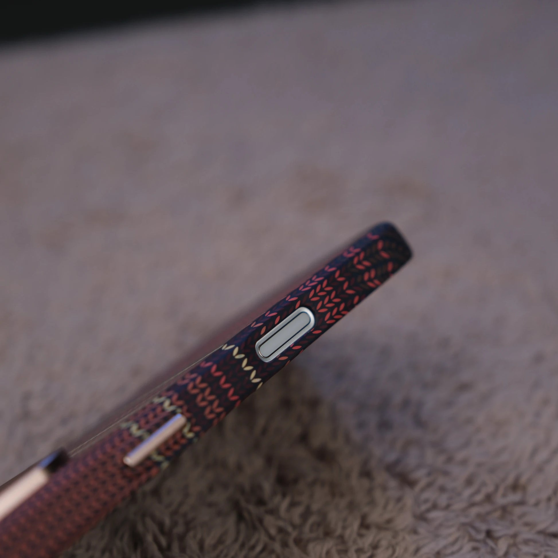 iPhone 17 Pro için Karbon Görünümlü Fiber Neks Kılıf