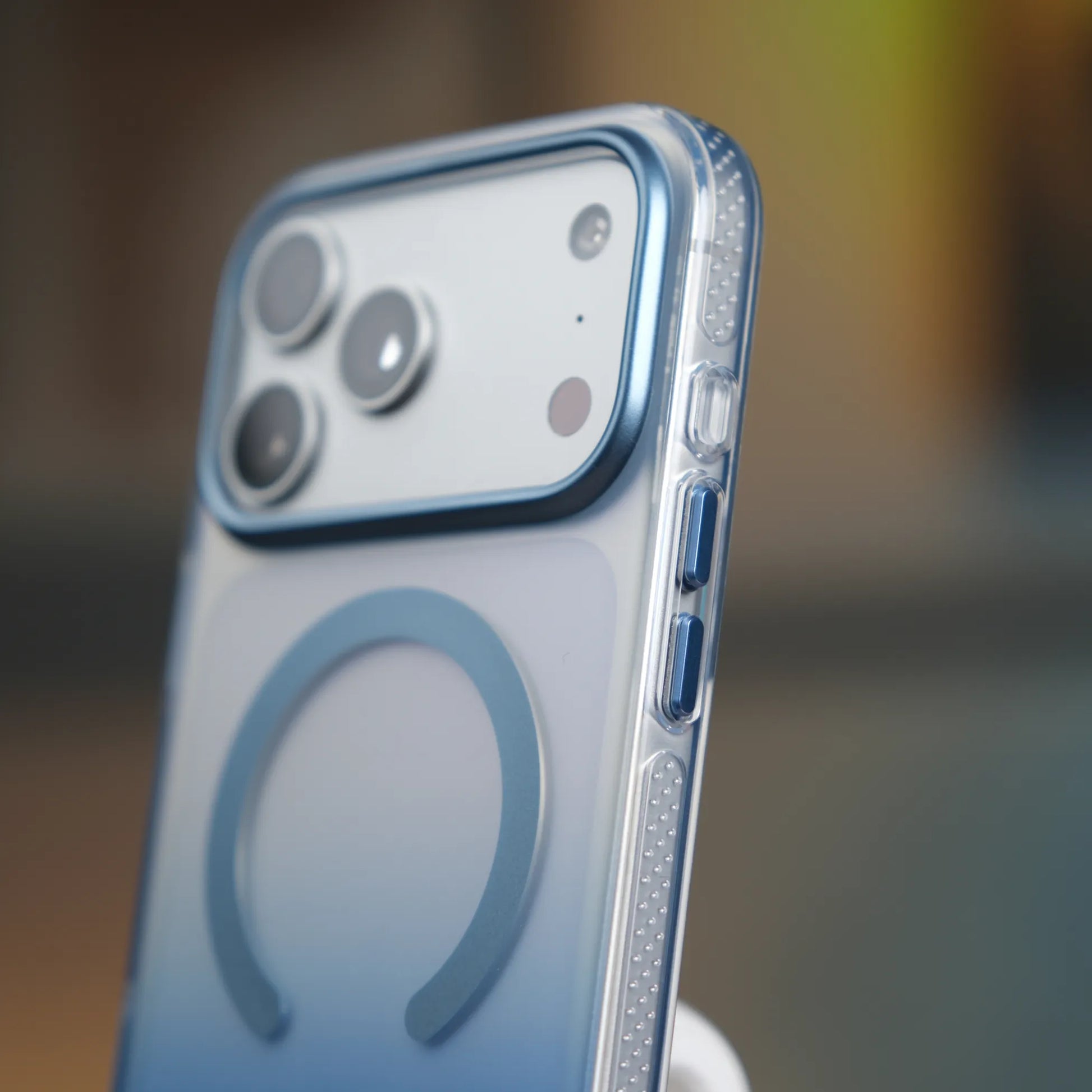 iPhone 17 Pro Max için MagSafe'li Toros Kapak