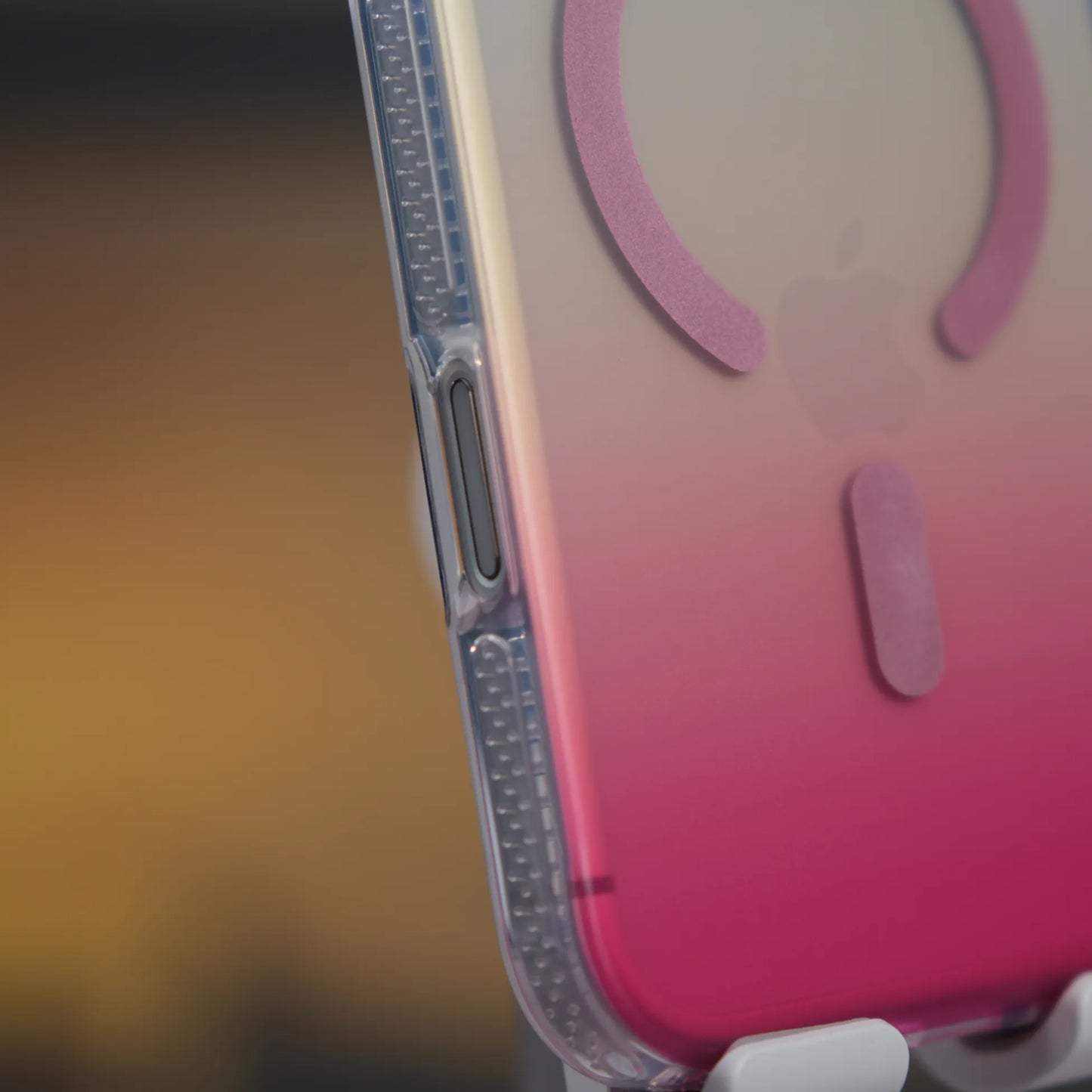 iPhone 17 Pro için MagSafe'li Toros Kapak