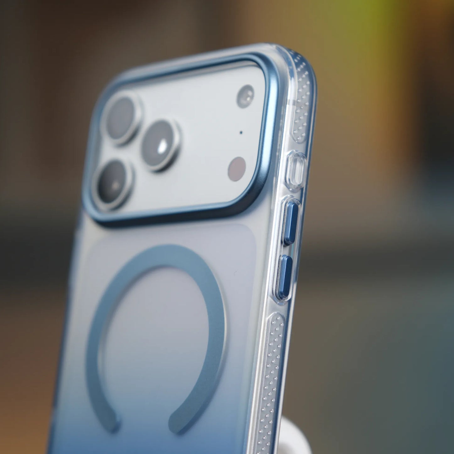 iPhone 17 Pro için MagSafe'li Toros Kapak