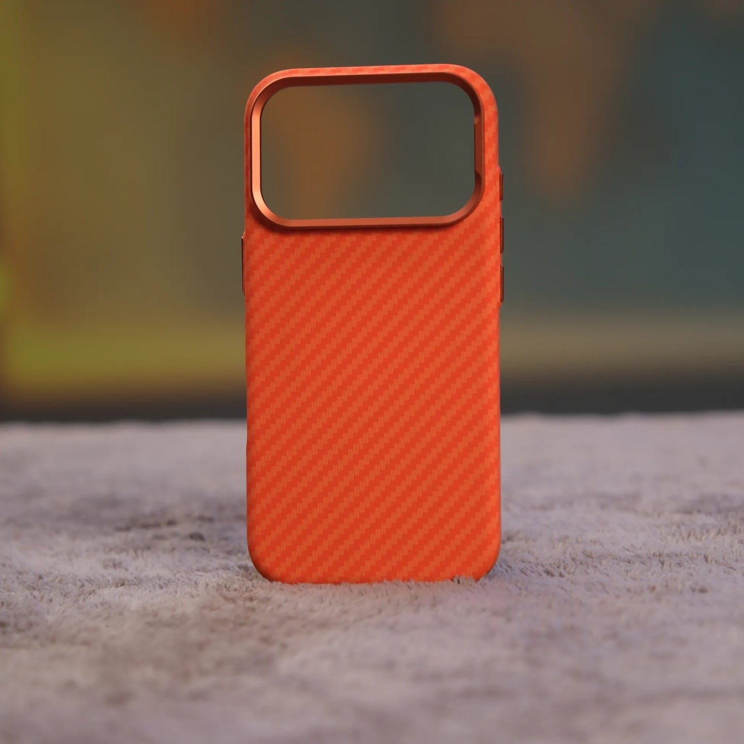 iPhone 17 Pro Max için Karbon Görünümlü Fiber Neks Kılıf