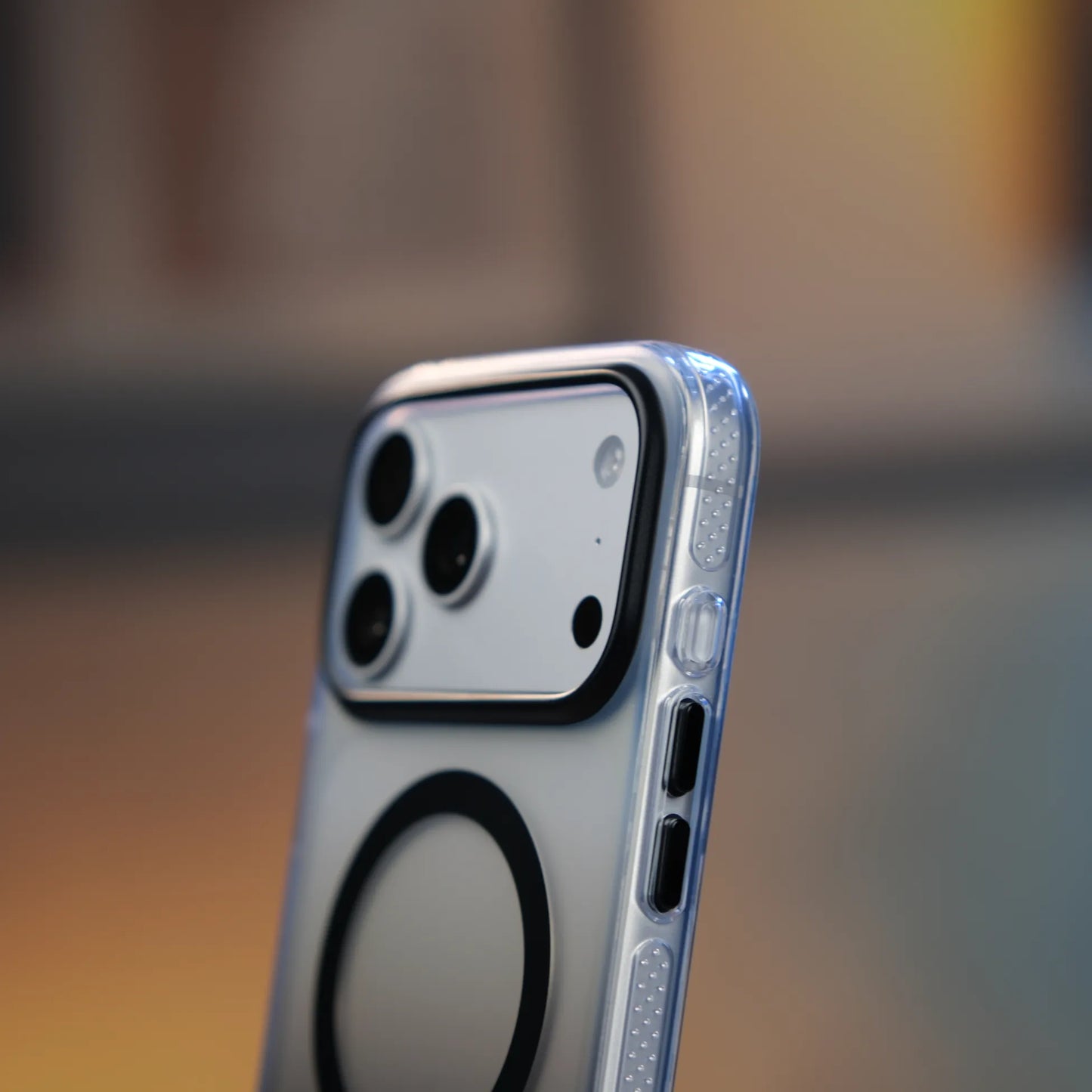 iPhone 17 Pro Max için MagSafe'li Toros Kapak