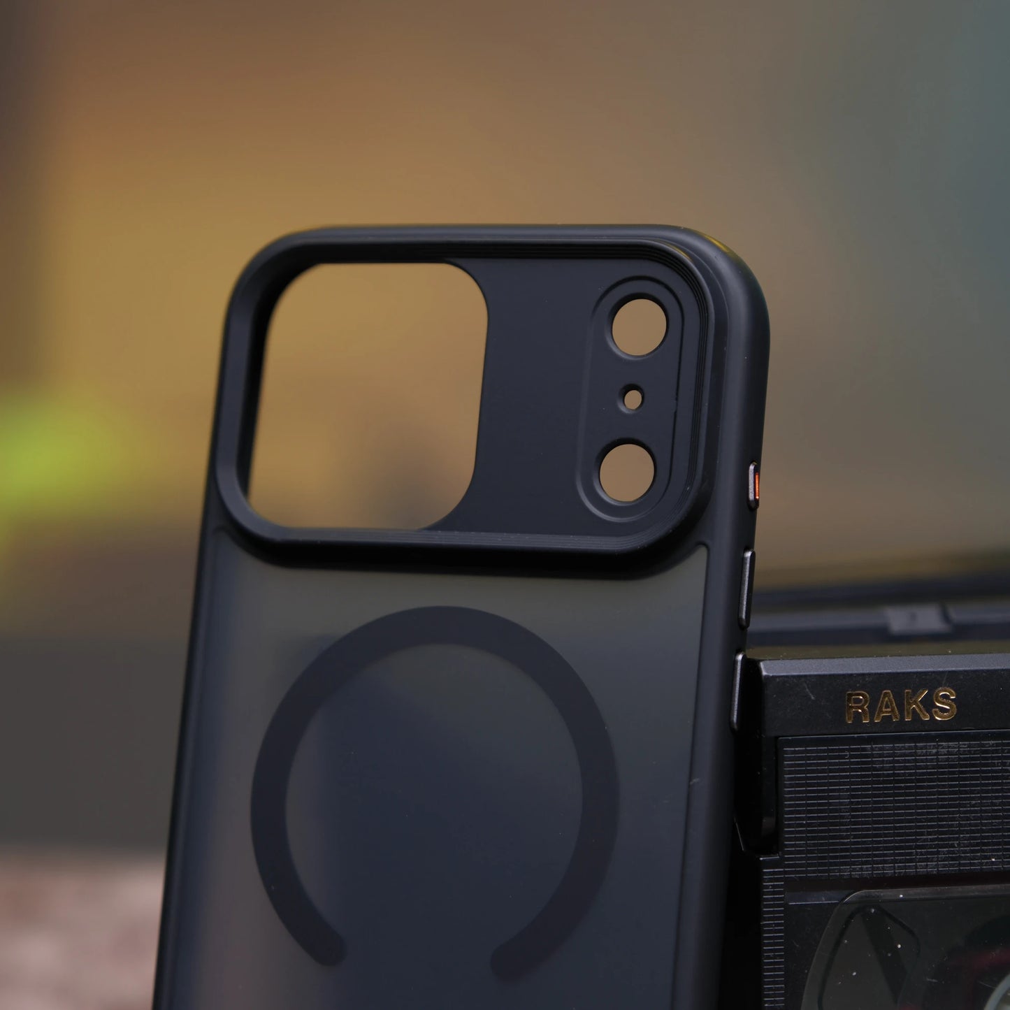 iPhone 17 Pro Max için Flet MagSafe'li Kılıf