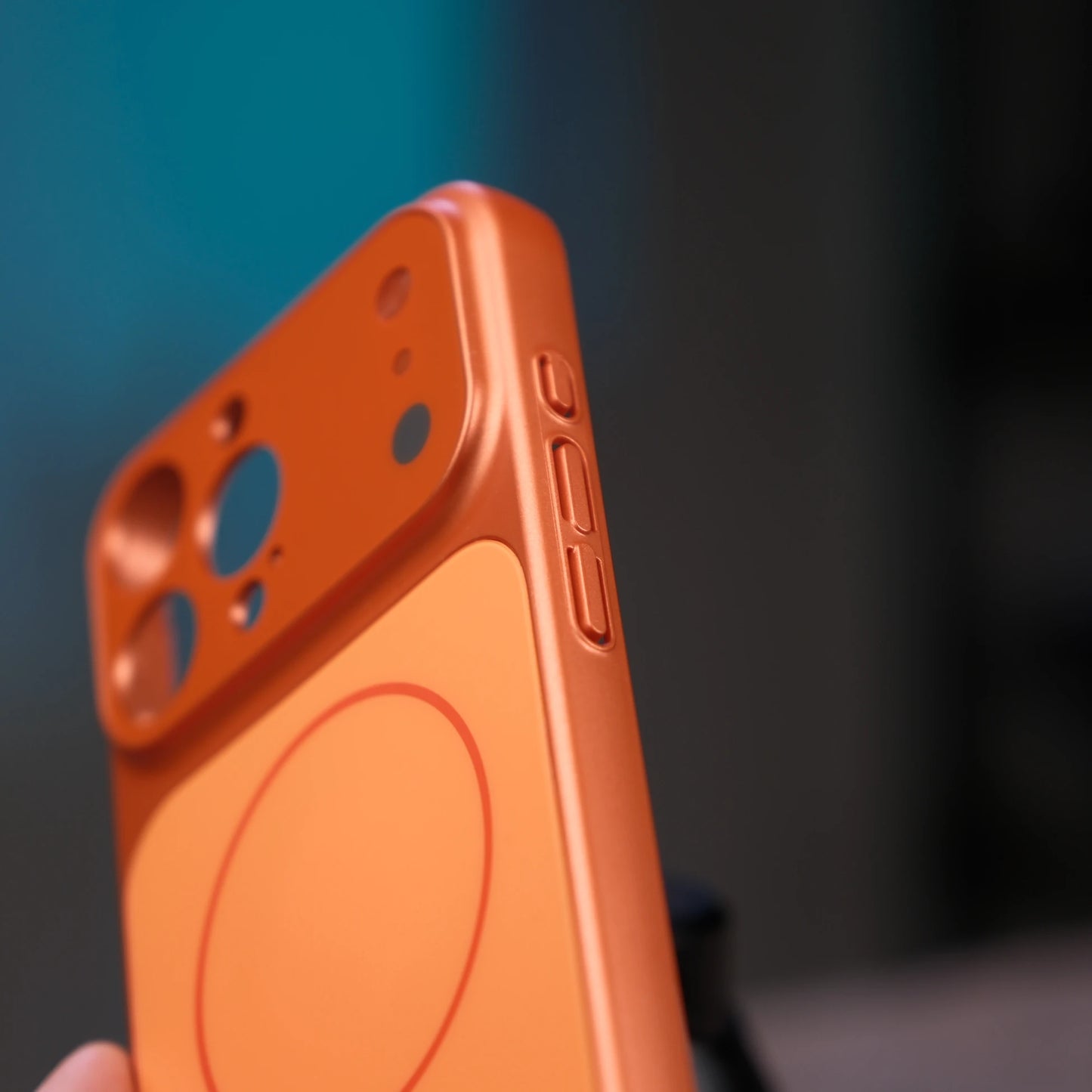 iPhone 16 Pro'yu iPhone 17 Pro'ya dönüştüren Formen Kapak